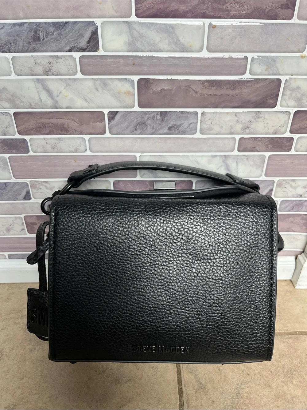 Steve Madden Bkween camera cross body bag with logo taping strap in black - Picture 13 of 17